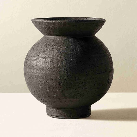Sort terracotta -vase